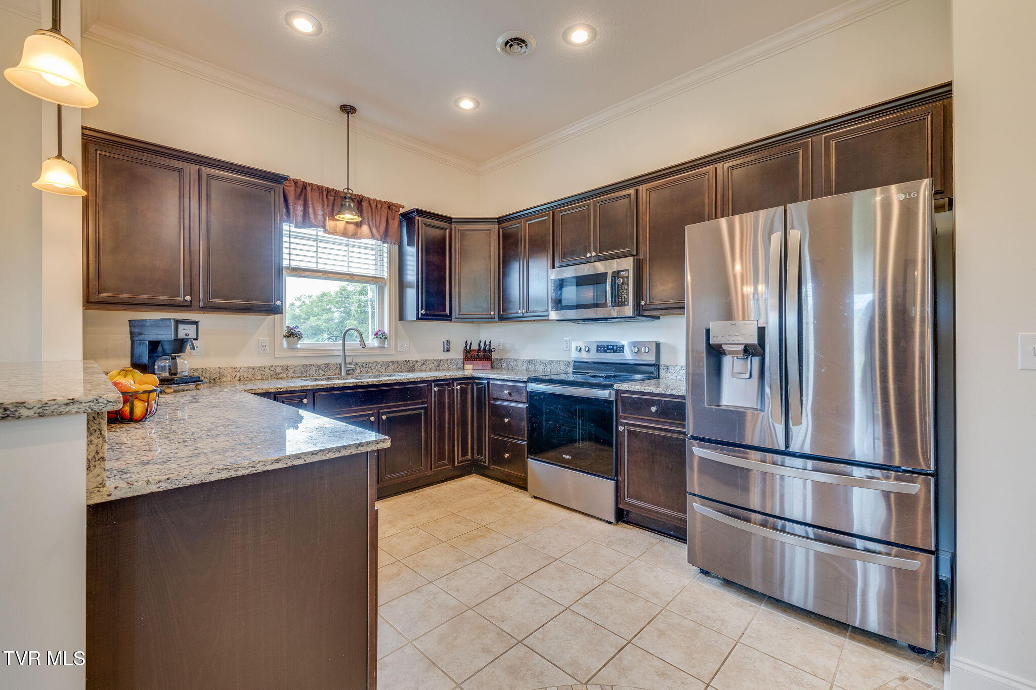1645 Old Stagecoach Road Jonesborough, TN 37659 - Photo 12 of 38 011