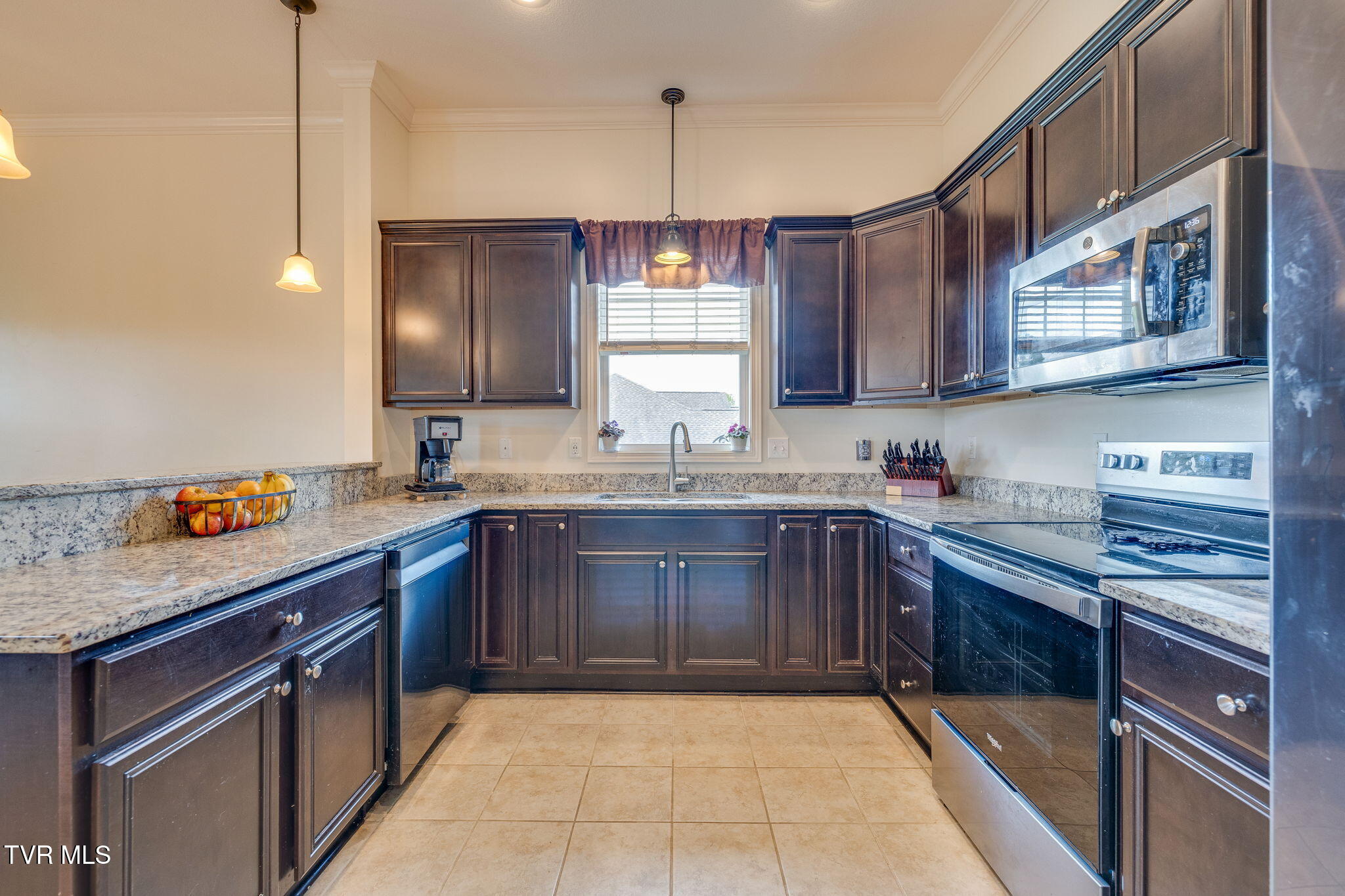 1645 Old Stagecoach Road Jonesborough, TN 37659 - Photo 13 of 38 012