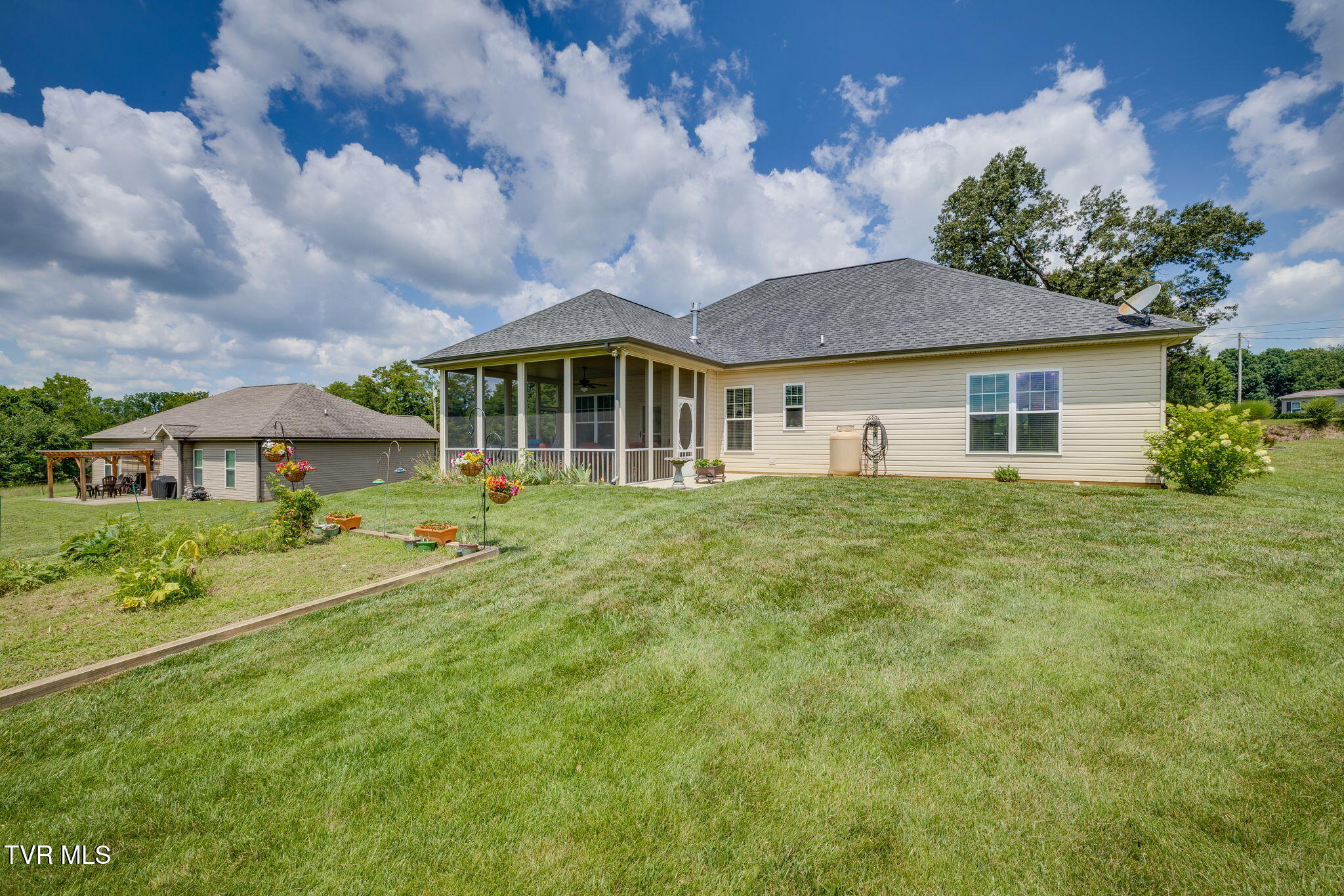 1645 Old Stagecoach Road Jonesborough, TN 37659 - Photo 29 of 38 028