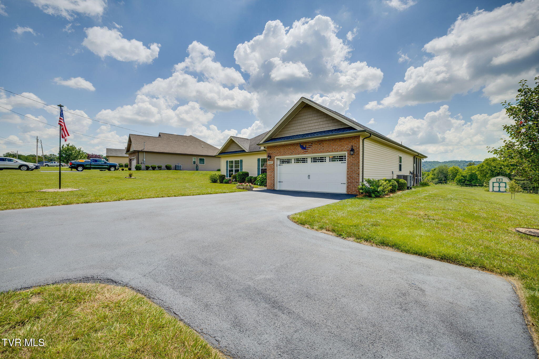1645 Old Stagecoach Road Jonesborough, TN 37659 - Photo 3 of 38 002