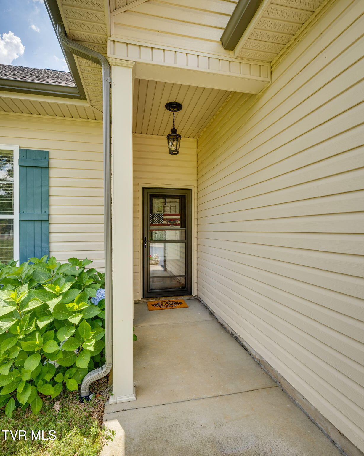 1645 Old Stagecoach Road Jonesborough, TN 37659 - Photo 5 of 38 004