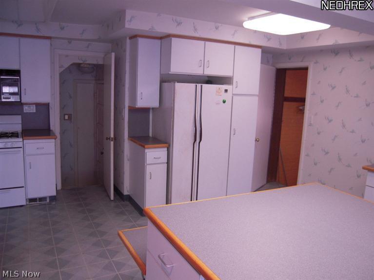 3477 Severn Road Cleveland Heights, OH 44118 - Photo 6 of 16 Kitchen