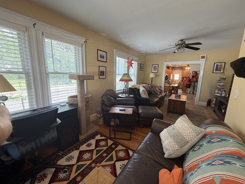23 Derby Road, Unit 1 Watertown, MA 02472 - Photo 13 of 25