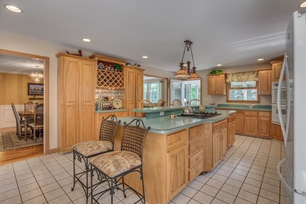 39 Fredrickson Road Billerica, MA 01821 - Photo 12 of 30 Gallery Image 12