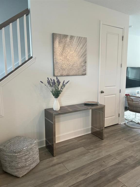 2252 Celebration Boulevard Celebration, FL 34747 - Photo 5 of 40 a living room with furniture and a wooden floor