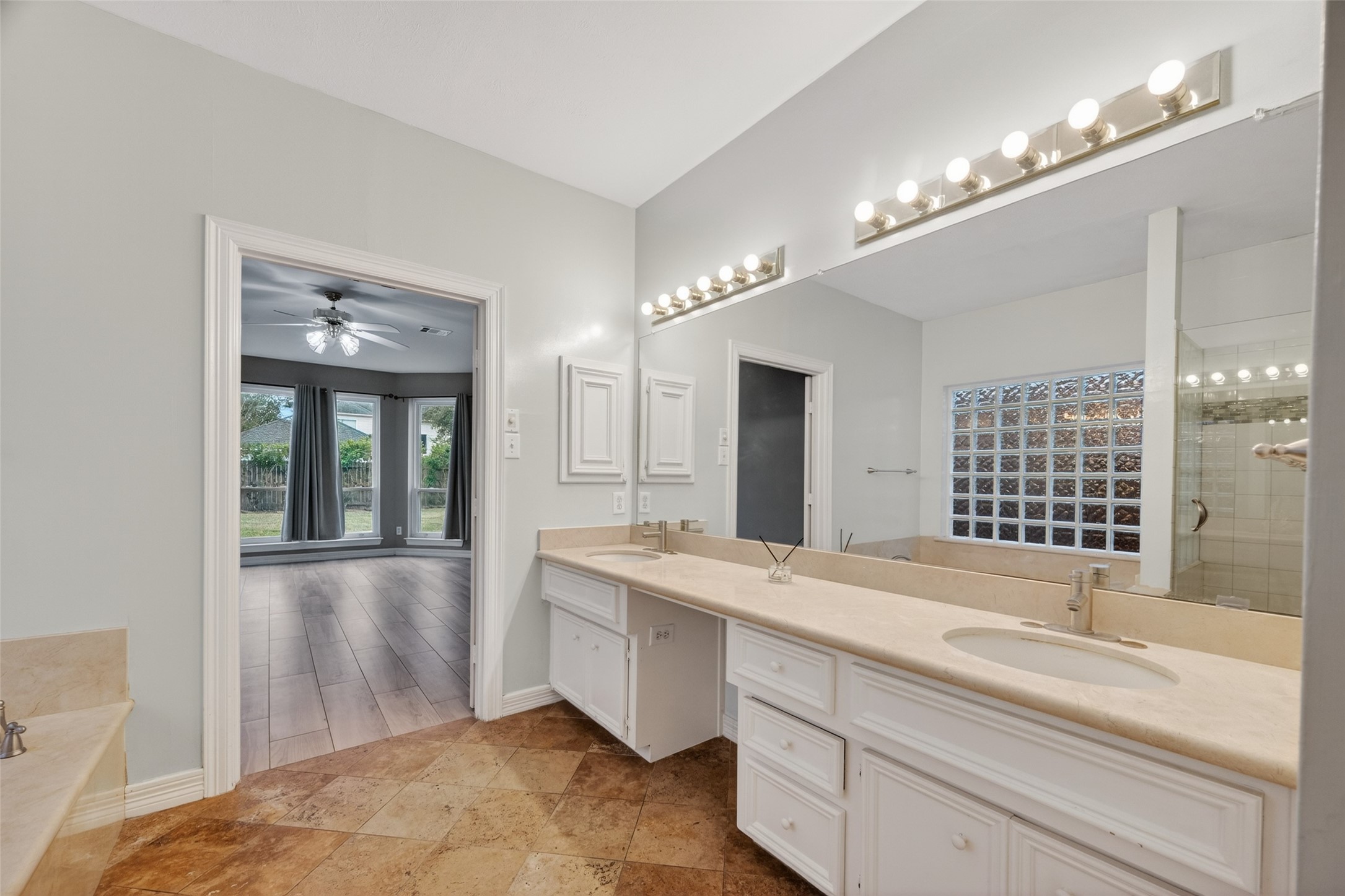 3022 Hidden Mist Court Pearland, TX 77584 - Photo 18 of 31