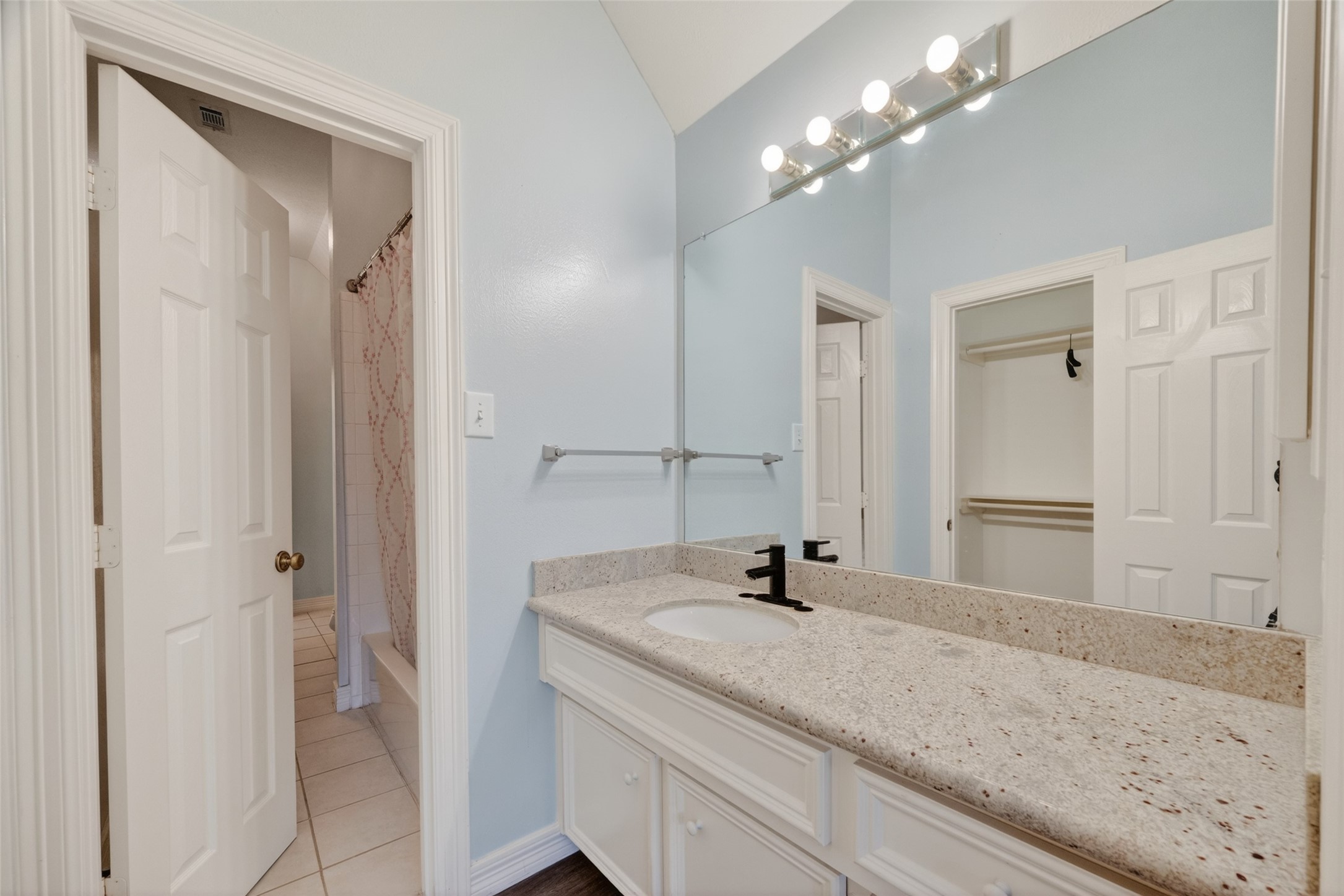 3022 Hidden Mist Court Pearland, TX 77584 - Photo 24 of 31