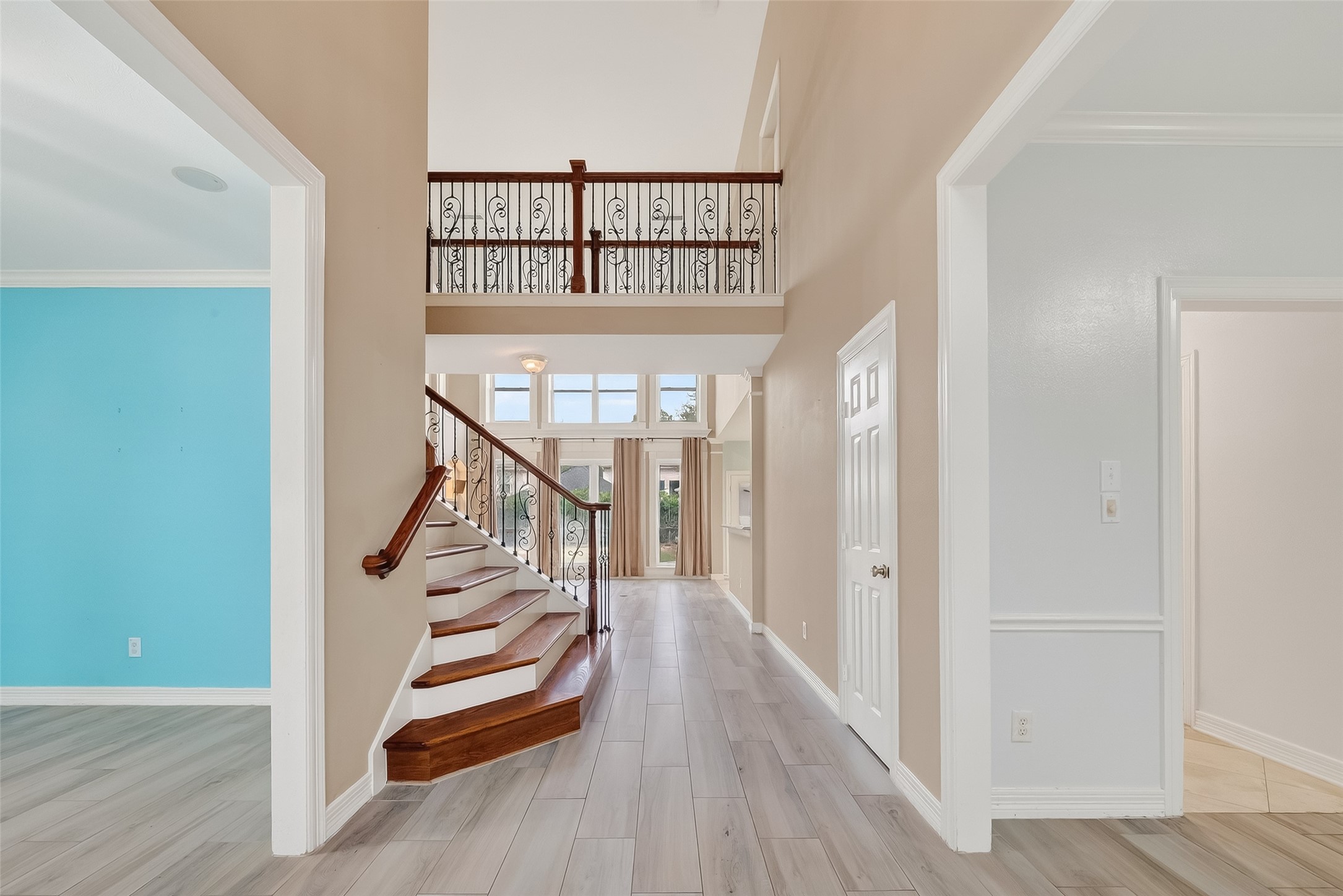 3022 Hidden Mist Court Pearland, TX 77584 - Photo 3 of 31