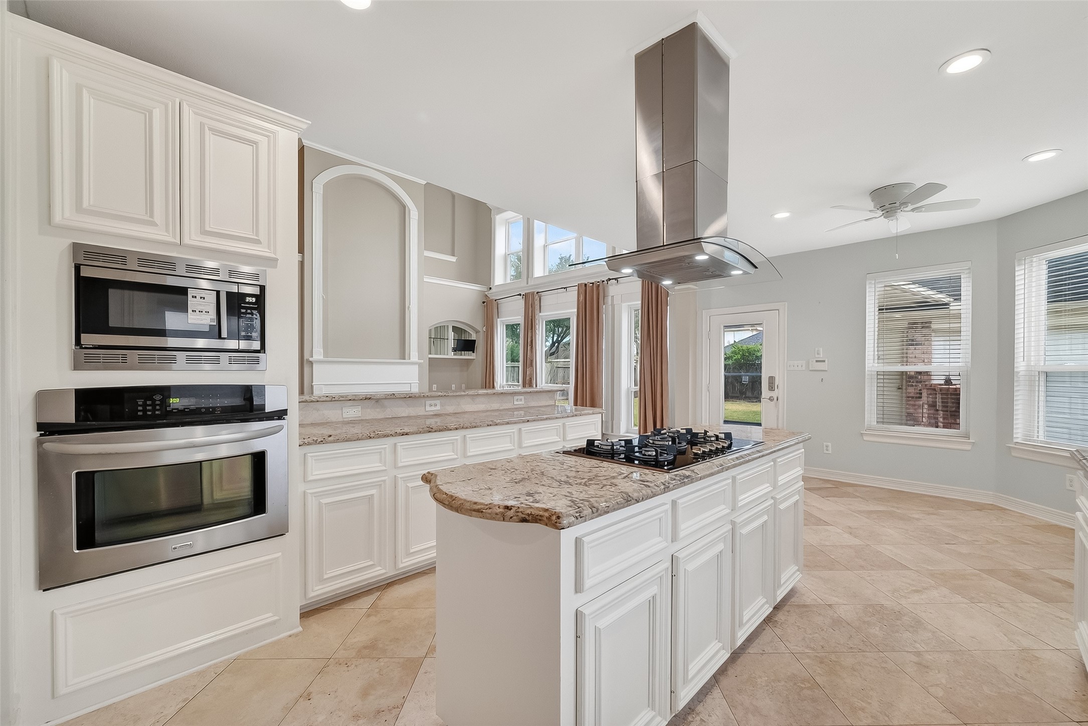 3022 Hidden Mist Court Pearland, TX 77584 - Photo 7 of 31