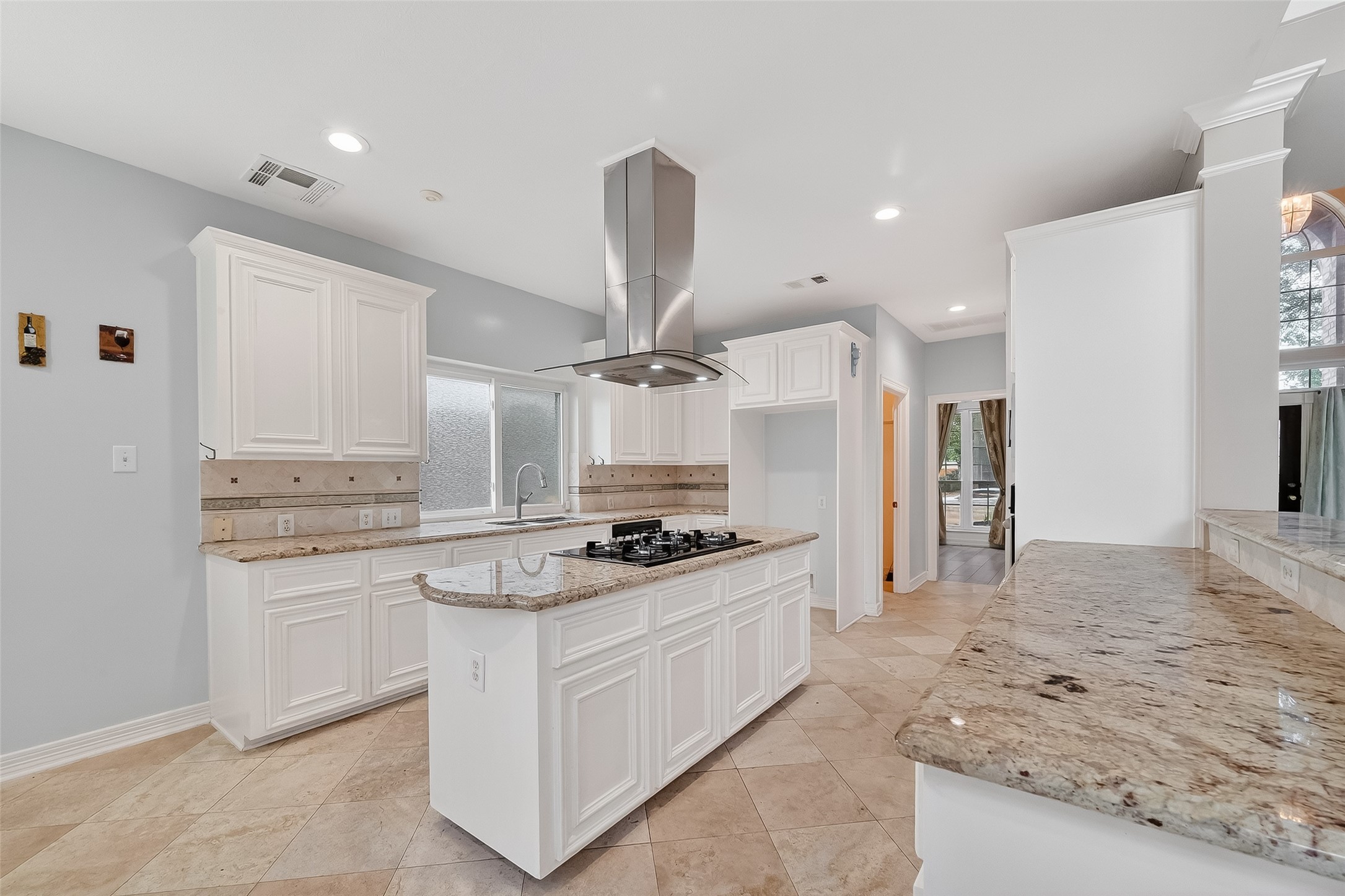 3022 Hidden Mist Court Pearland, TX 77584 - Photo 8 of 31