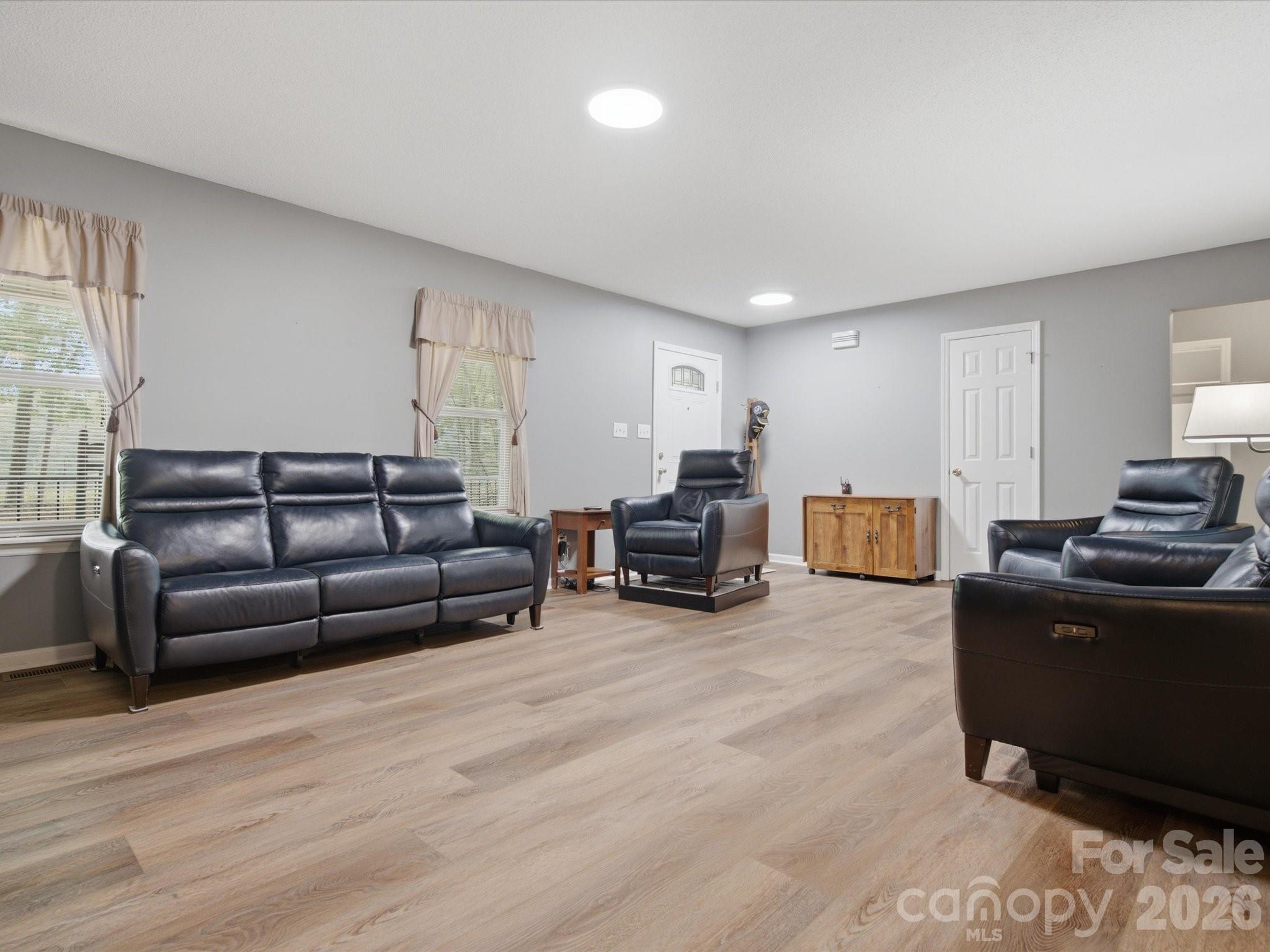 155 South Grandview Road Clover, SC 29710 - Photo 6 of 48 Gallery Image 6