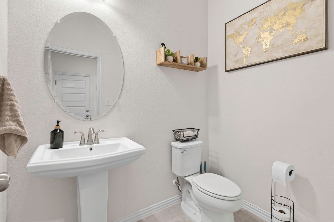 232 Silver Pass Kyle, TX 78640 - Photo 28 of 39 Convenient guest bath off hallway