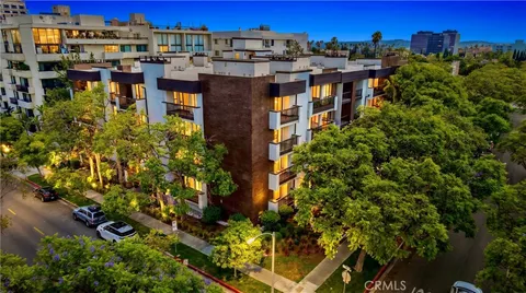 $1,299,000 | 324 North Palm Drive, Unit 407, Beverly Hills, CA 90210