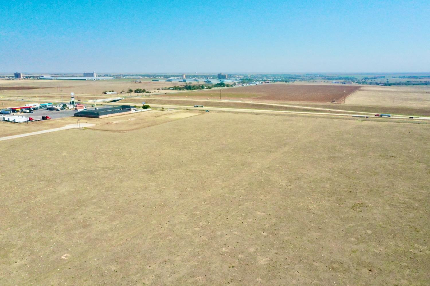 1539 Interstate 27/us Highway Tulia, TX 79088 - Photo 5 of 8 a view of an ocean and beach