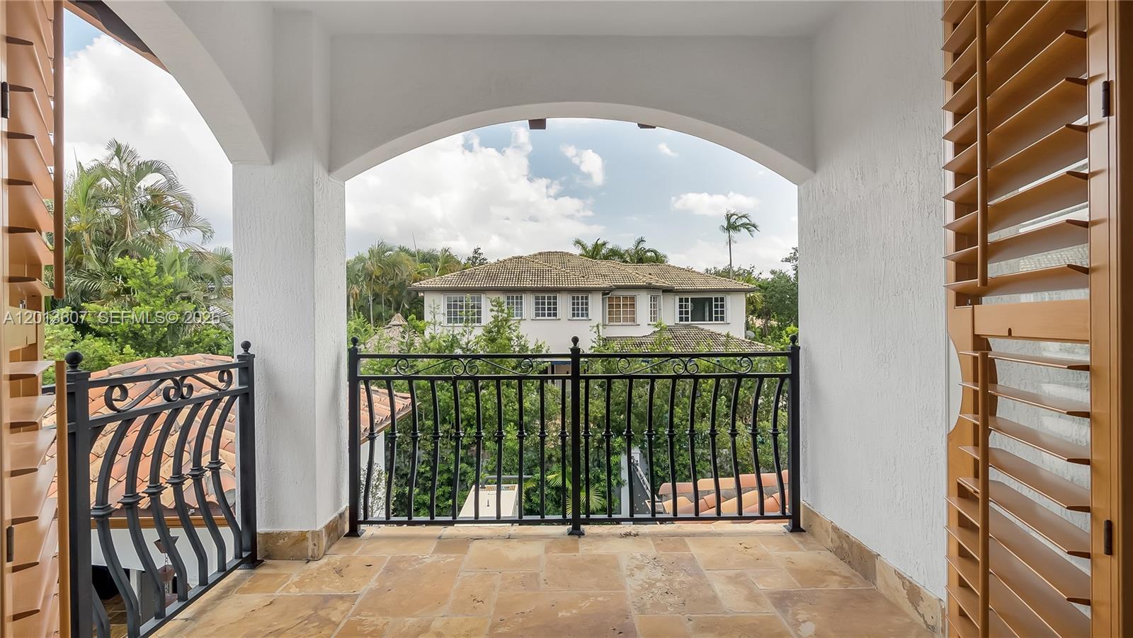 16763 Northwest 77th Path Miami Lakes, FL 33016 - Photo 20 of 63