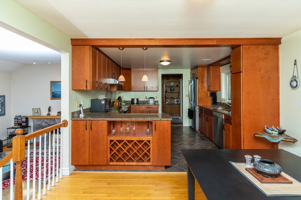 28 Enslin Road Needham, MA 02492 - Photo 15 of 29