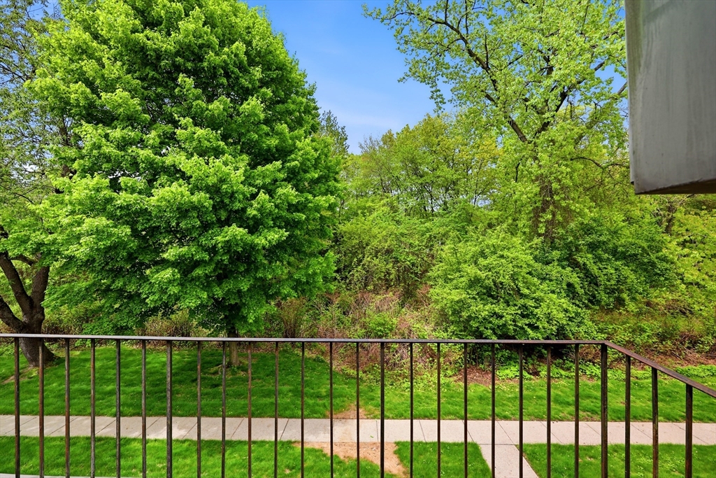 80 Damon Road, Unit 2303 Northampton, MA 01060 - Photo 4 of 23