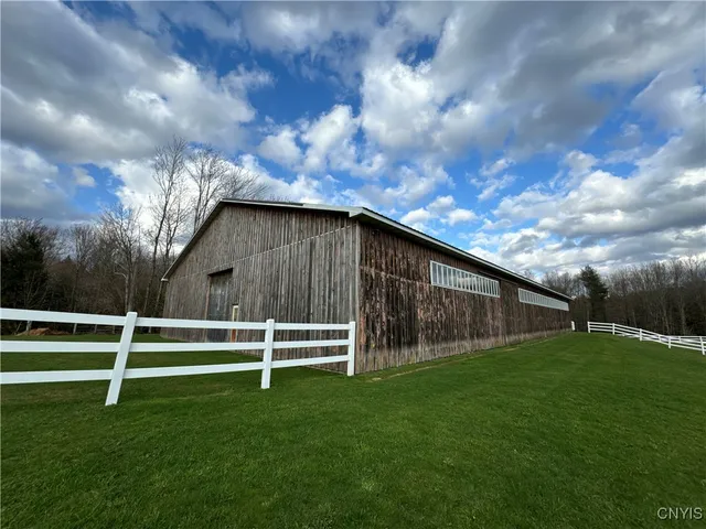 $975,000 | 2076 Hillside Drive, Camden, NY 13316