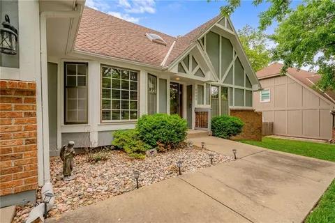 $590,000 | 8408 West 115th Street, Overland Park, KS 66210