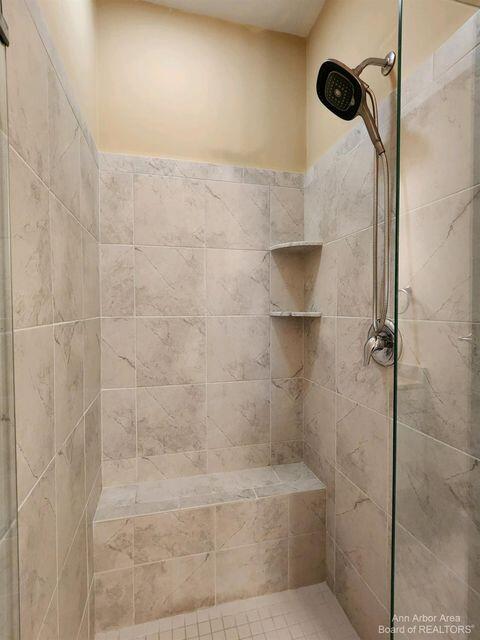 5643 Arbor Chase Drive Ann Arbor, MI 48103 - Photo 14 of 21 5643 13