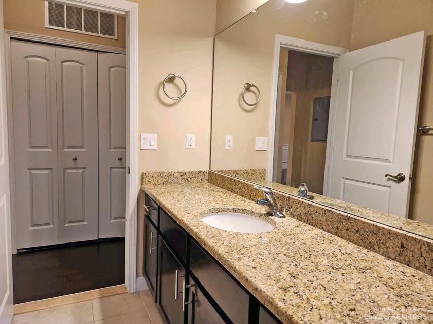 5643 Arbor Chase Drive Ann Arbor, MI 48103 - Photo 18 of 21 5643 17