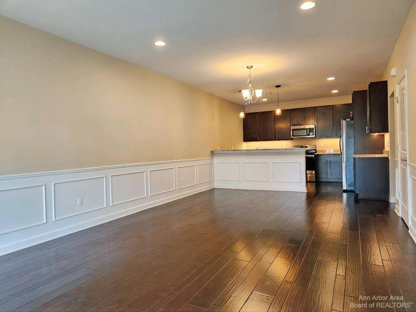 5643 Arbor Chase Drive Ann Arbor, MI 48103 - Photo 3 of 21 5643 2