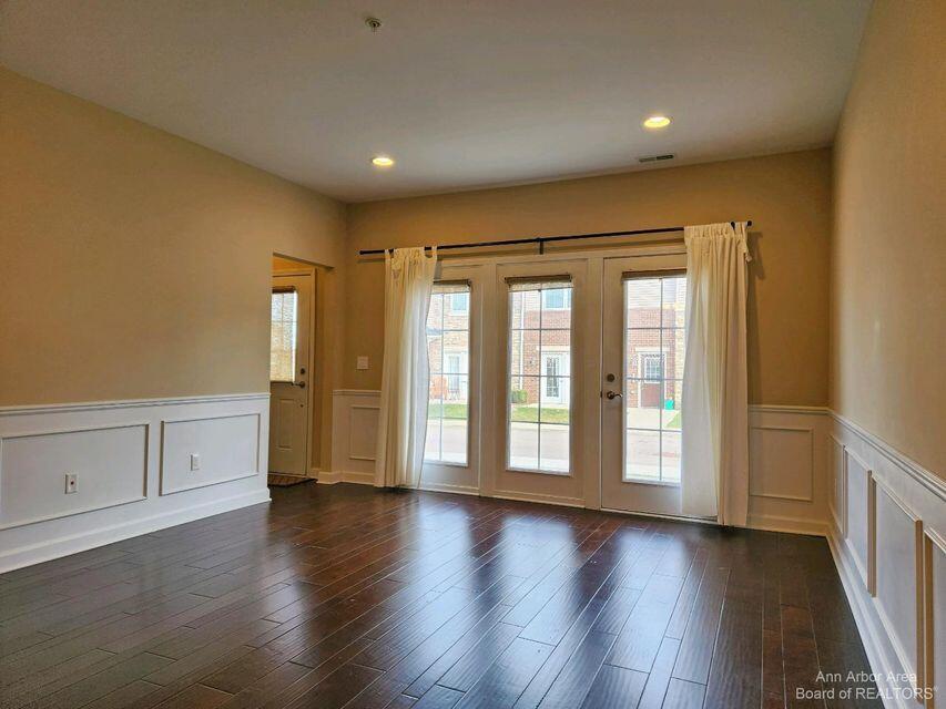 5643 Arbor Chase Drive Ann Arbor, MI 48103 - Photo 4 of 21 5643 3