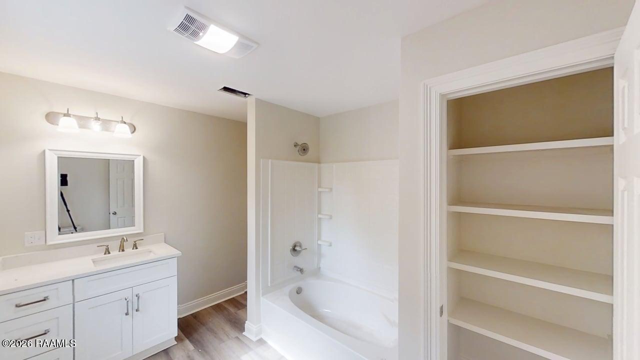 9936 Lou Ella Road Kaplan, LA 70548 - Photo 11 of 20 Private Primary Bath