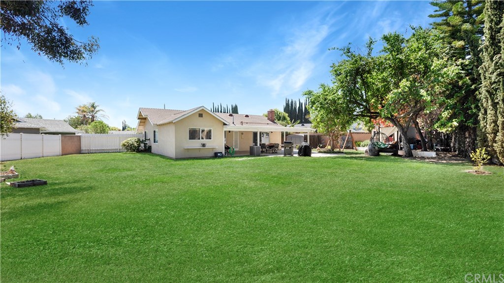 23891 Silverbay Drive Lake Forest, CA 92630 - Photo 2 of 31