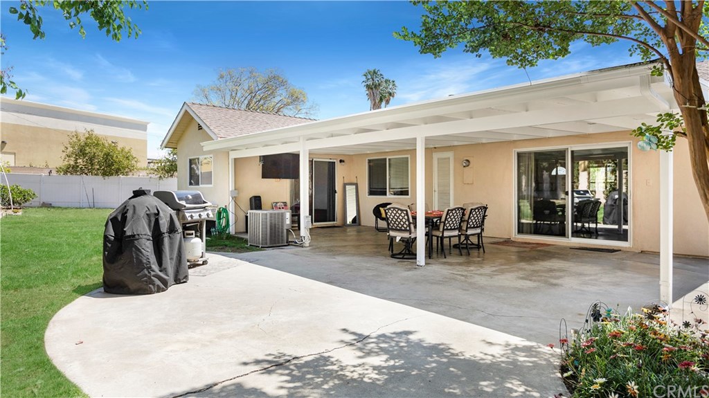 23891 Silverbay Drive Lake Forest, CA 92630 - Photo 3 of 31