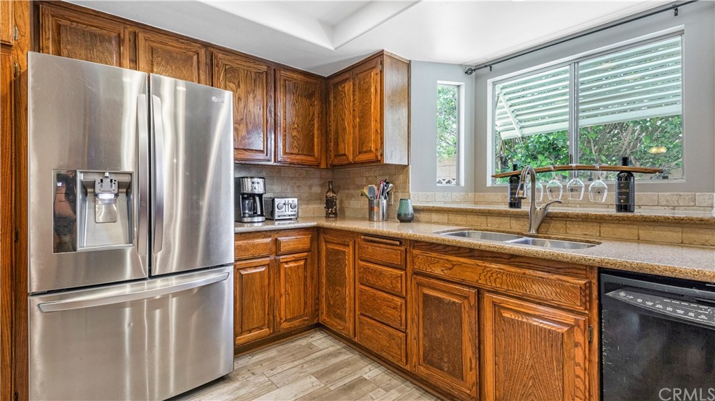 23891 Silverbay Drive Lake Forest, CA 92630 - Photo 9 of 31