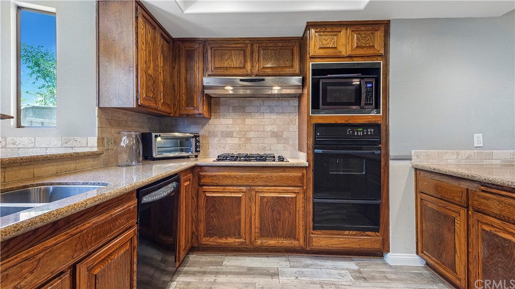 23891 Silverbay Drive Lake Forest, CA 92630 - Photo 10 of 31