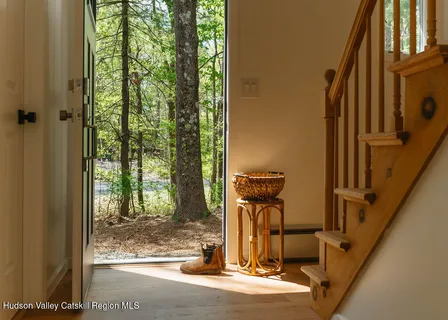$679,000 | 3 Seymour Drive, Red Hook, NY 12571