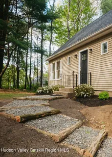 $679,000 | 3 Seymour Drive, Red Hook, NY 12571
