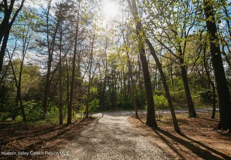 $679,000 | 3 Seymour Drive, Red Hook, NY 12571