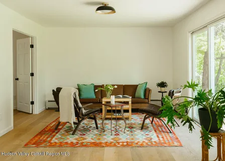 $679,000 | 3 Seymour Drive, Red Hook, NY 12571