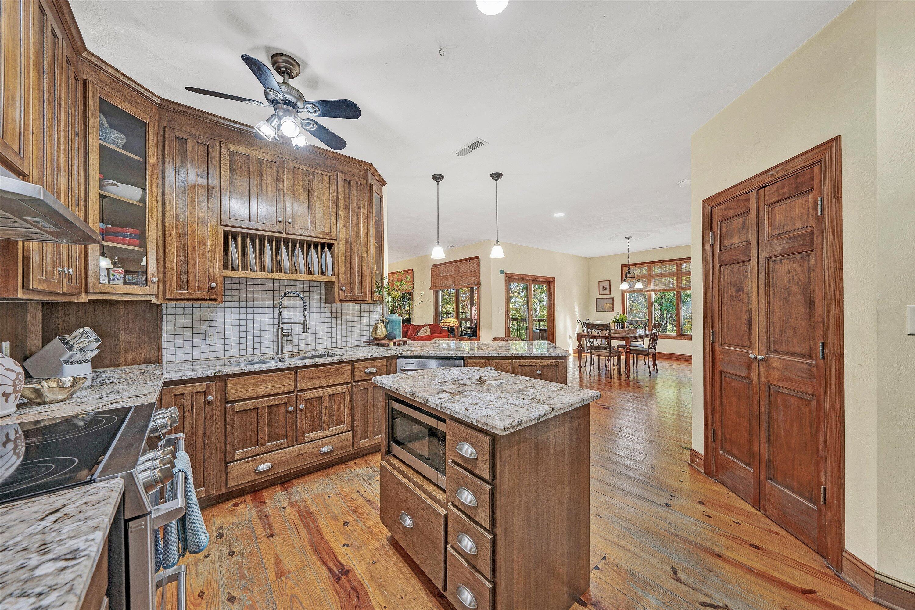 30 Boulder Point Drive Hardy, VA 24101 - Photo 3 of 77 26-DSC00073