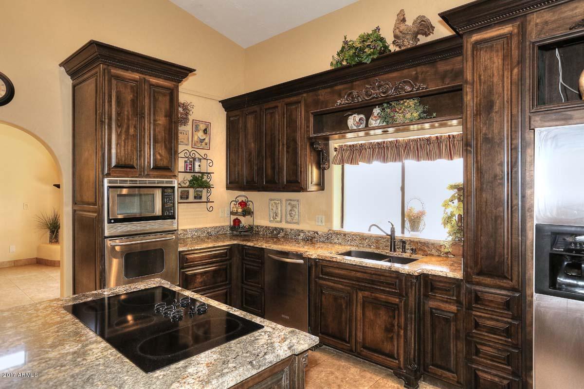 2225 East Mountain View Road Phoenix, AZ 85028 - Photo 13 of 37 Kitchen2