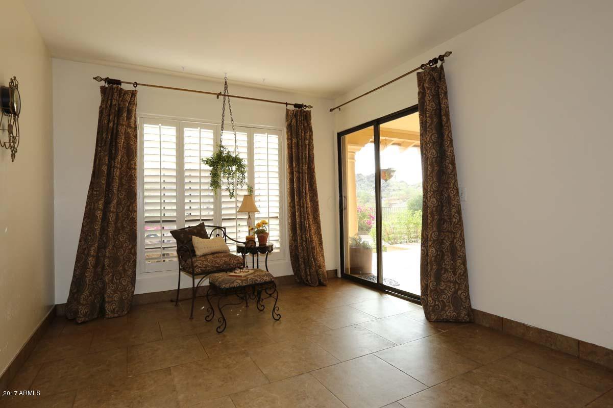 2225 East Mountain View Road Phoenix, AZ 85028 - Photo 20 of 37 Master Bedroom-Sitting Area (1)