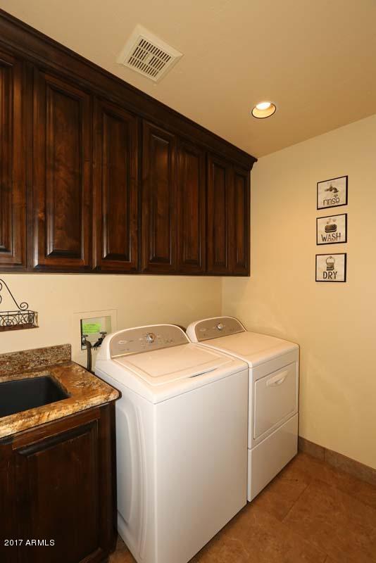 2225 East Mountain View Road Phoenix, AZ 85028 - Photo 28 of 37 Laundry Room (2)