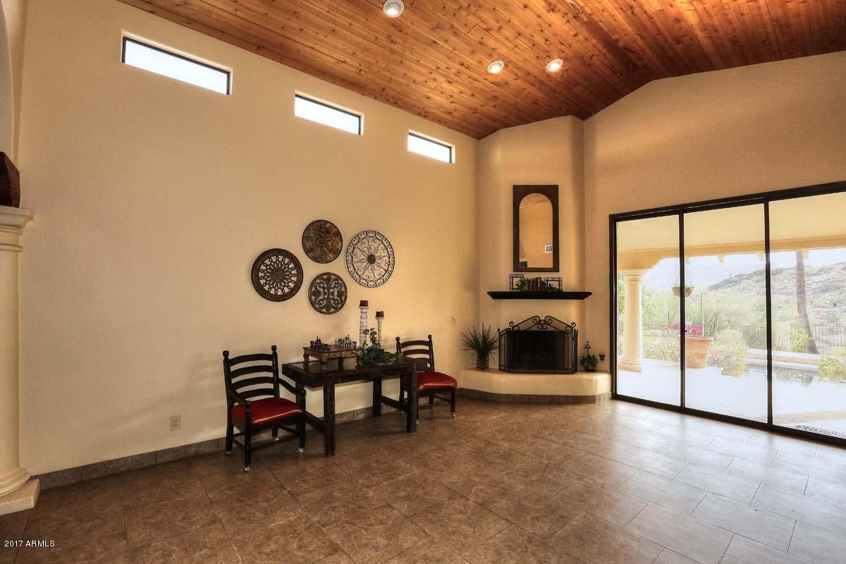 2225 East Mountain View Road Phoenix, AZ 85028 - Photo 9 of 37 Living Room (2)