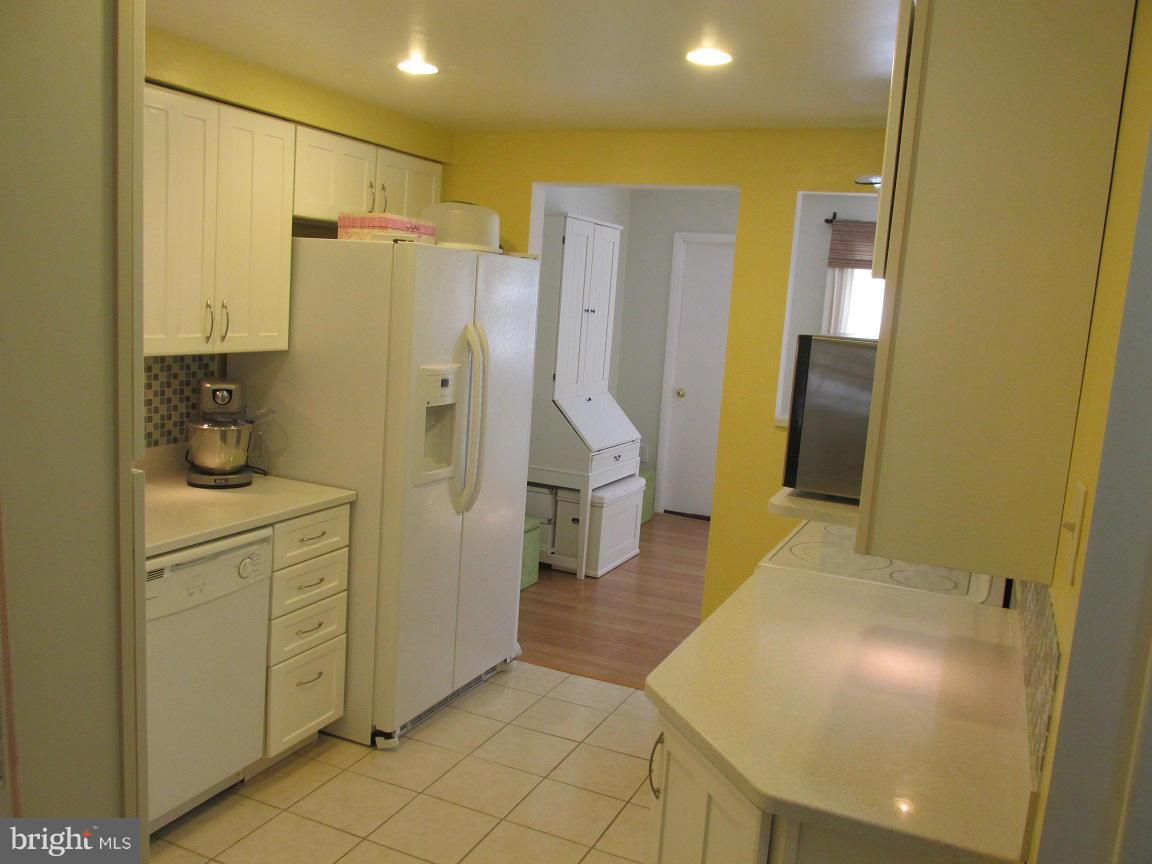 132 North Cottage Road Sterling, VA 20164 - Photo 4 of 21 Kitchen