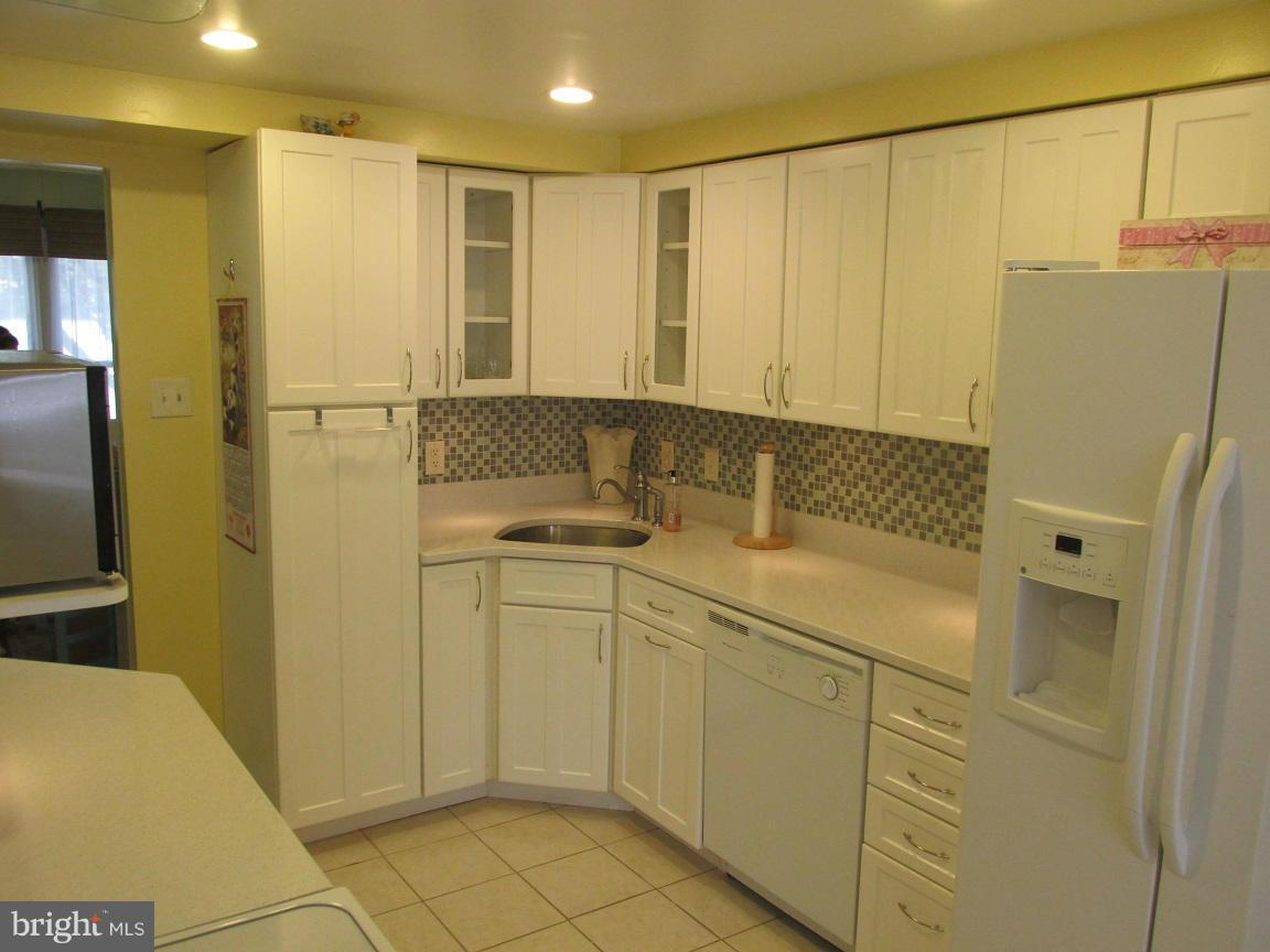 132 North Cottage Road Sterling, VA 20164 - Photo 5 of 21 Kitchen