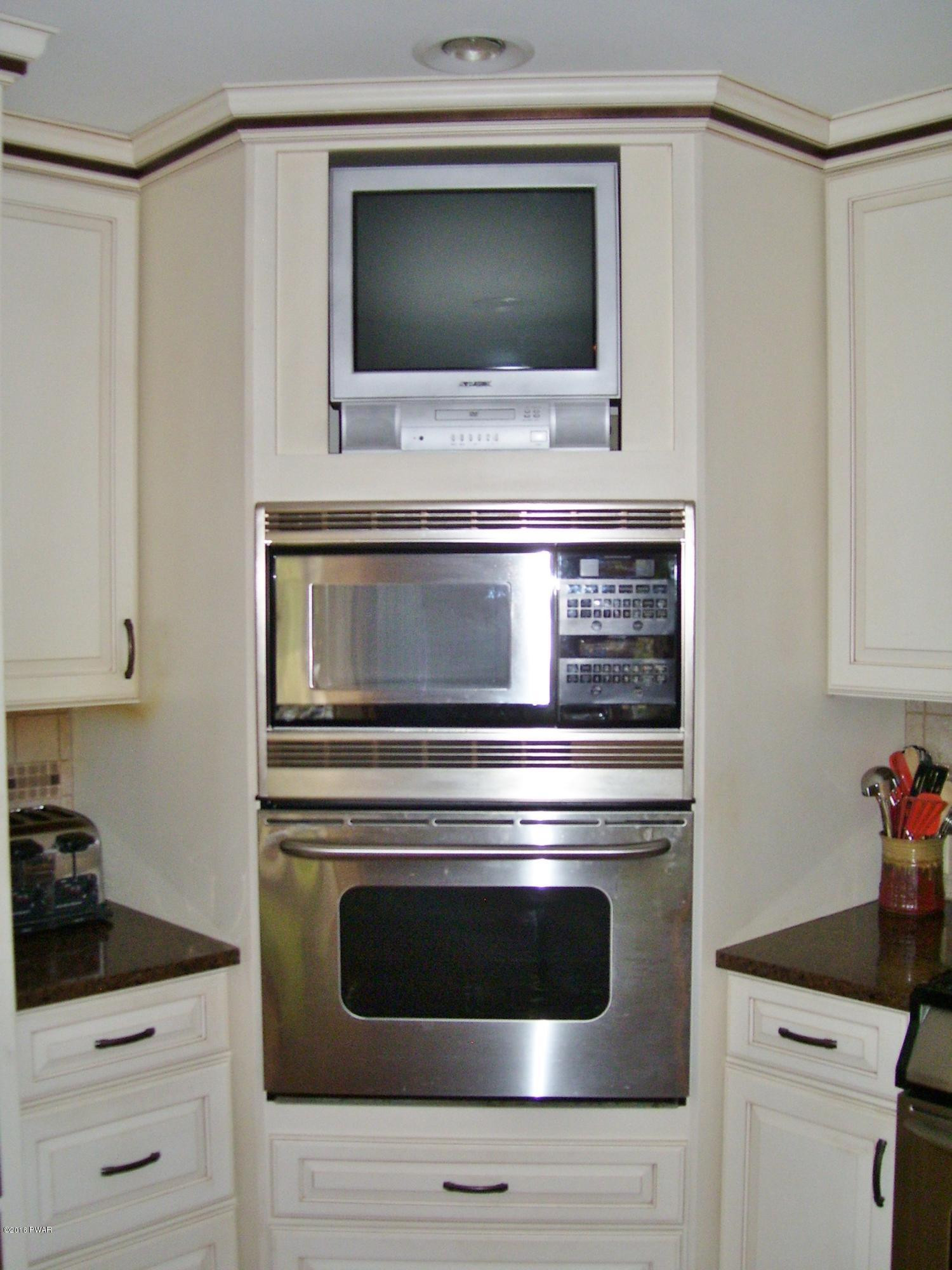 261 Oak Hill Road Hawley, PA 18428 - Photo 11 of 92 Kitchen