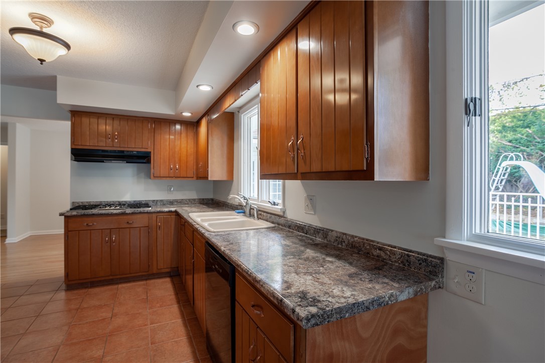 151 Edgebrook Lane Irondequoit, NY 14617 - Photo 12 of 50