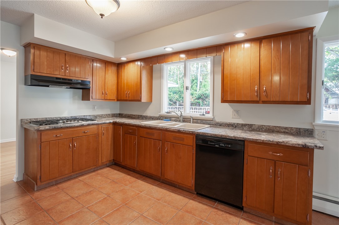 151 Edgebrook Lane Irondequoit, NY 14617 - Photo 8 of 50