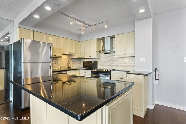 $2,500 | 1 Scenic Drive, Unit 306, Highlands, NJ 07732