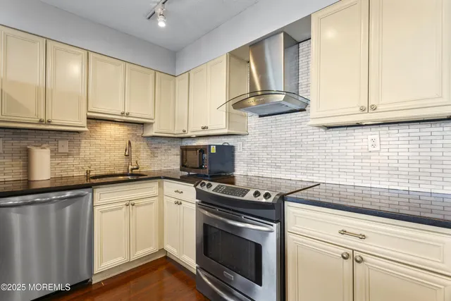 $2,500 | 1 Scenic Drive, Unit 306, Highlands, NJ 07732