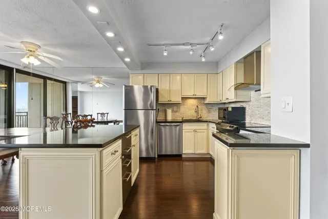 $2,500 | 1 Scenic Drive, Unit 306, Highlands, NJ 07732