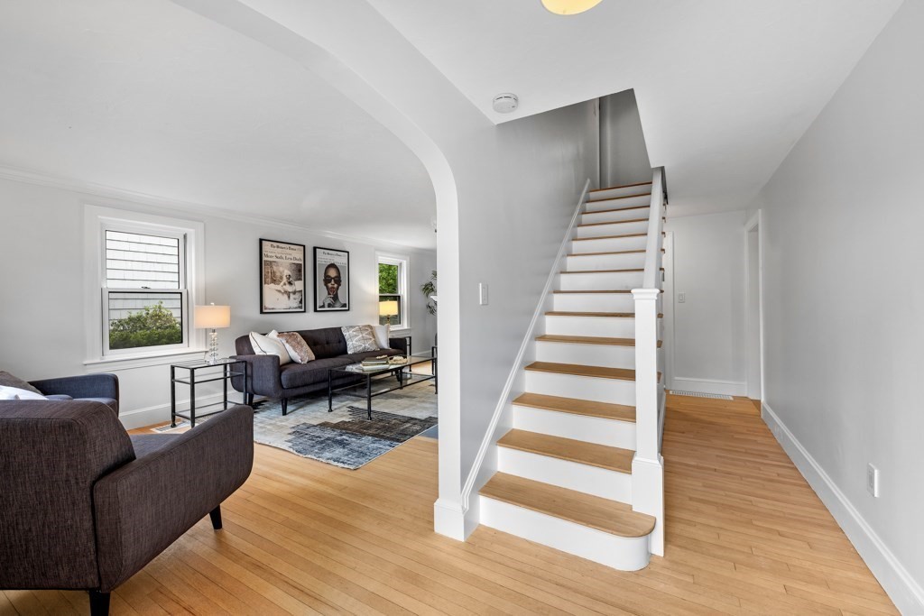 127 Prospect Street Wellesley, MA 02481 - Photo 6 of 40